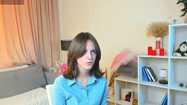CortneyCagey online show from May 24, 7:24 am