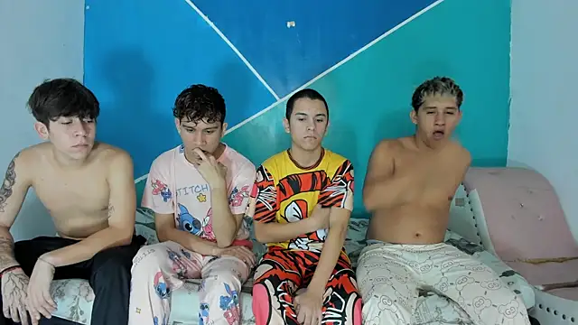 Snapshot of wild_boys_zs chatting on July 15, 5:23 am wild boys zs online show from July 15, 5:23 am