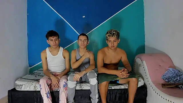 Snapshot of wild_boys_zs chatting on July 16, 9:26 am wild boys zs online show from July 16, 9:26 am