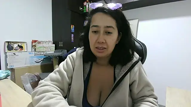 Snapshot of saramaSS chatting on May 31, 1:47 am saramaSS online show from May 31, 1:47 am