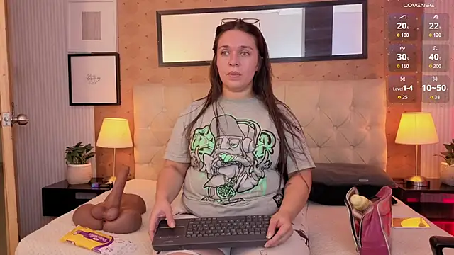 Snapshot of Isabella_cherry69 chatting on July 10, 11:46 am Isabella cherry69 online show from July 10, 11:46 am