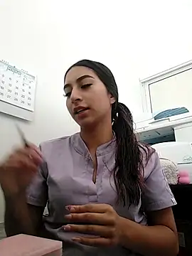 Snapshot of saray_outdoorss chatting on May 12, 2:58 pm saray outdoorss online show from May 12, 2:58 pm