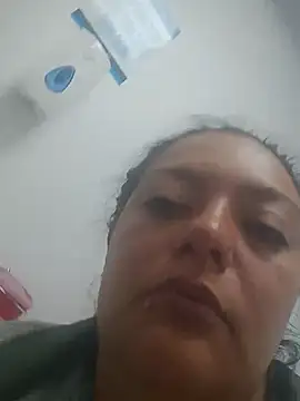 Snapshot of FabritziAPiel chatting on June 18, 12:09 pm FabritziAPiel online show from June 18, 12:09 pm