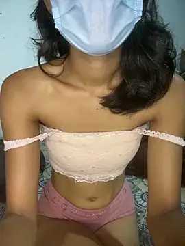 Snapshot of Honey_be_ chatting on May 22, 5:18 pm Honey be online show from May 22, 5:18 pm