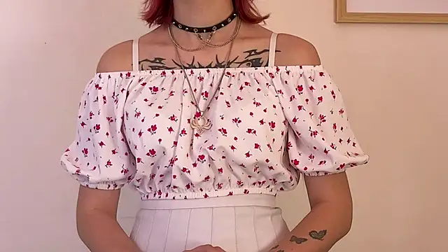Cruela Bena online show from May 13, 3:53 pm