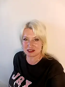 Snapshot of MollyyJoyy chatting on May 13, 2:47 pm MollyyJoyy online show from May 13, 2:47 pm