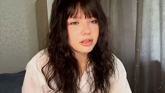 EmilyMercurial online show from May 29, 8:01 am
