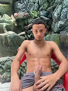 friends lust latin online show from July 28, 4:39 pm