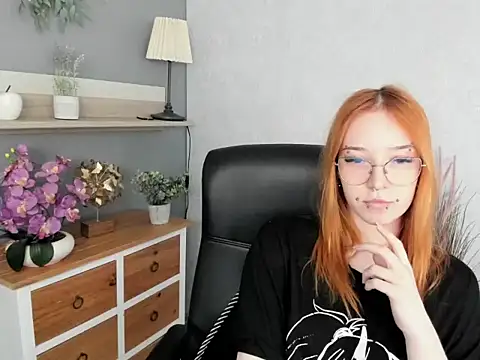 Snapshot of foxSonya chatting on May 13, 1:19 pm foxSonya online show from May 13, 1:19 pm