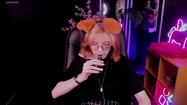 Snapshot of FoxxyyPolly chatting on June 14, 6:15 am FoxxyyPolly online show from June 14, 6:15 am