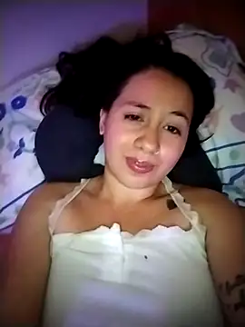 Snapshot of Annie_loveer chatting on June 25, 5:12 am Annie loveer online show from June 25, 5:12 am
