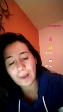 Snapshot of Annie_loveer chatting on July 7, 6:47 am Annie loveer online show from July 7, 6:47 am