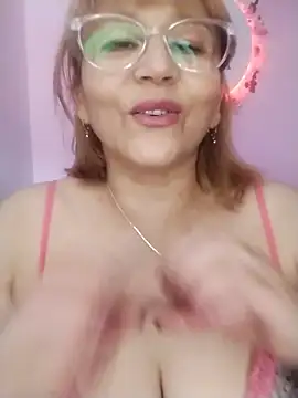 Snapshot of vitaminafranccesca chatting on June 6, 4:23 pm vitaminafranccesca online show from June 6, 4:23 pm
