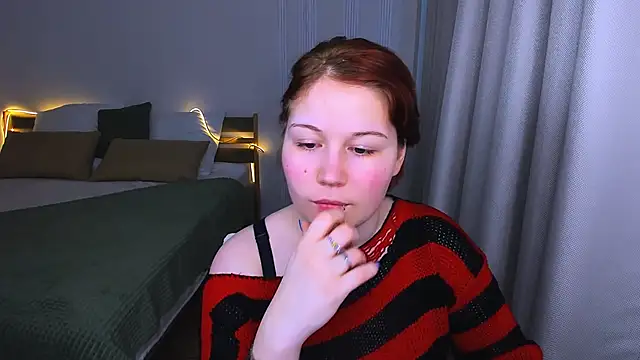 MiaLacrice online show from June 7, 3:21 am