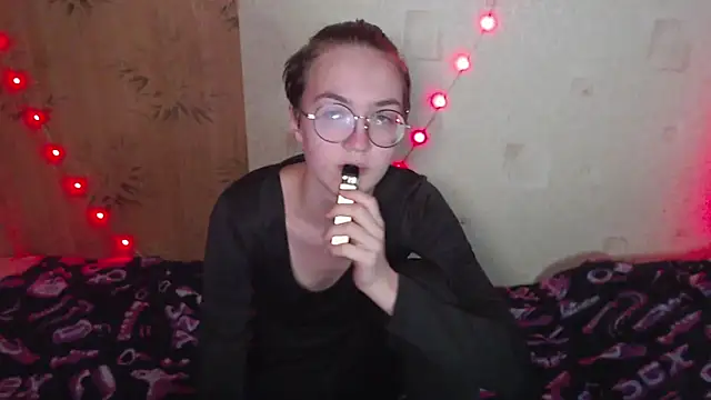 Alessa Kiss online show from May 31, 4:58 pm