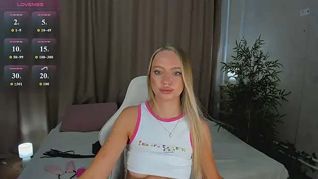 Snapshot of zabavva chatting on July 3, 8:54 am zabavva online show from July 3, 8:54 am