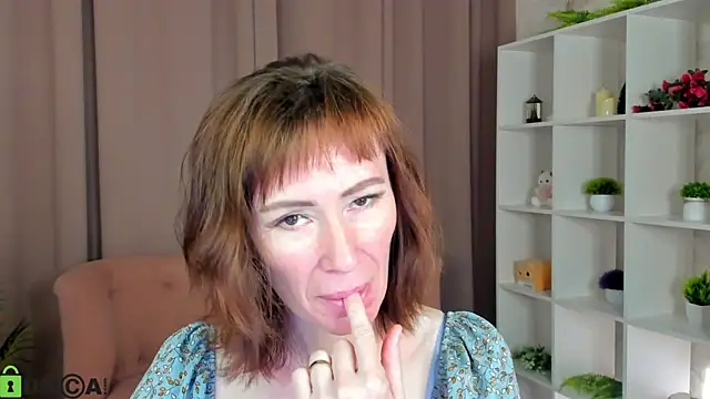 gracekellyyy online show from June 15, 4:15 am