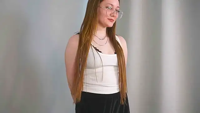 Snapshot of SkyNyxx chatting on May 11, 7:47 am SkyNyxx online show from May 11, 7:47 am