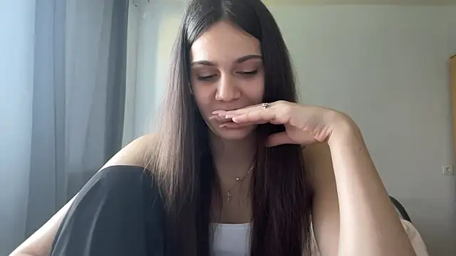MaryRaven online show from May 21, 1:51 pm