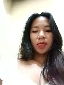 Snapshot of Trecia14 chatting on May 9, 3:45 am Trecia14 online show from May 9, 3:45 am