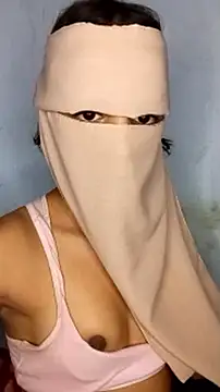Snapshot of capitana_love chatting on June 17, 1:23 pm capitana love online show from June 17, 1:23 pm