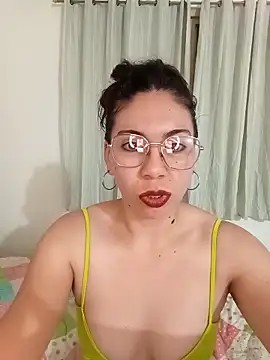 Mia essence online show from May 10, 11:43 pm