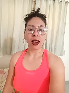 Mia essence online show from May 11, 2:12 pm