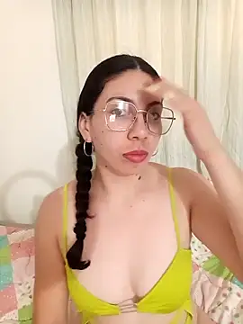 Mia essence online show from May 20, 7:31 pm
