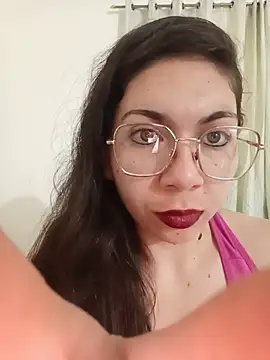 Mia essence online show from July 13, 2:42 pm