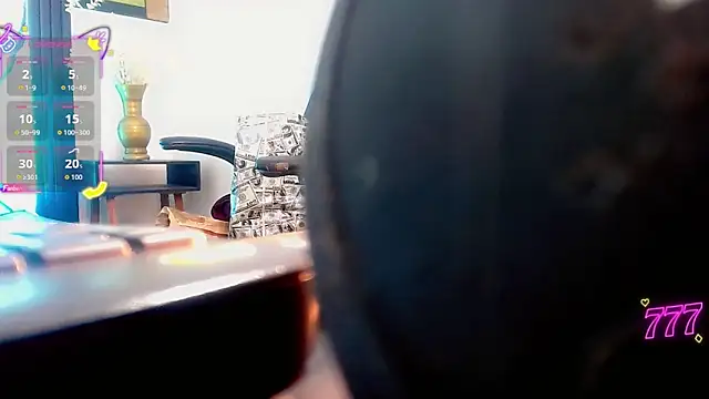 Deivelys online show from June 9, 7:14 pm