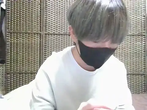 Snapshot of kazupan22 chatting on June 11, 12:47 pm kazupan22 online show from June 11, 12:47 pm