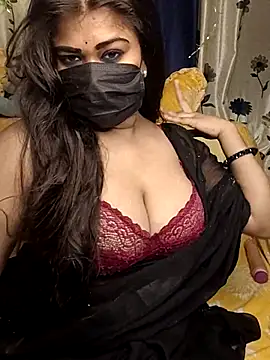 Trending-Desigirls online show from July 5, 4:03 pm