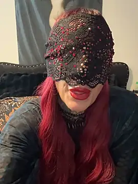 Snapshot of MaskedMamiXXX chatting on May 10, 4:17 am MaskedMamiXXX online show from May 10, 4:17 am