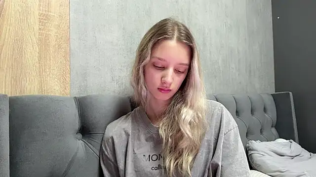 Snapshot of Tiffany_Blom chatting on May 10, 7:13 am Tiffany Blom online show from May 10, 7:13 am