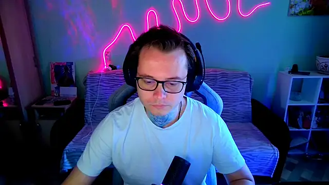 MeLanXolik online show from June 9, 8:26 am