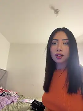 Snapshot of SophiaaRose18 chatting on May 23, 1:44 am SophiaaRose18 online show from May 23, 1:44 am