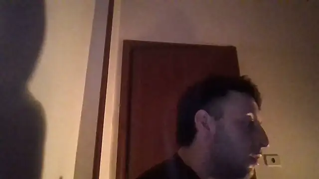 VincentZe99 online show from May 17, 11:34 pm