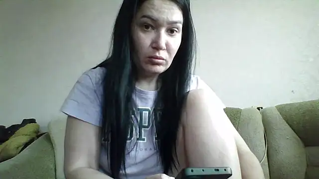 Snapshot of LindaDoll200 chatting on May 11, 10:32 am LindaDoll200 online show from May 11, 10:32 am