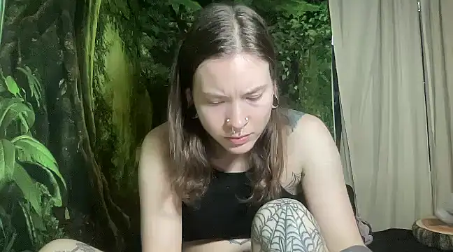 Snapshot of mo0ngoddess chatting on January 2, 1:17 am mo0ngoddess online show from January 2, 1:17 am