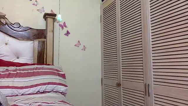 creamyamber online show from April 4, 3:09 pm