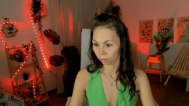 TrasyMorris online show from June 12, 4:28 pm