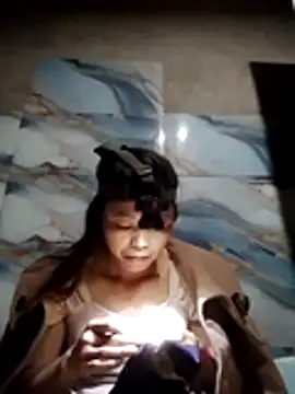 Snapshot of Mai-lan chatting on May 11, 1:06 pm Mai-lan online show from May 11, 1:06 pm