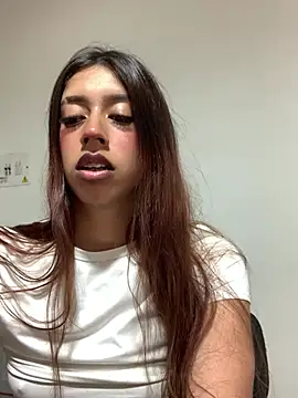 Snapshot of SarahFox- chatting on May 21, 8:38 pm SarahFox- online show from May 21, 8:38 pm