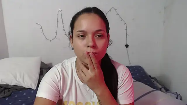 Snapshot of Adaraa_garcia03 chatting on June 10, 2:16 pm Adaraa garcia03 online show from June 10, 2:16 pm