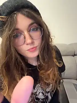 cutypiefull online show from May 16, 12:18 am