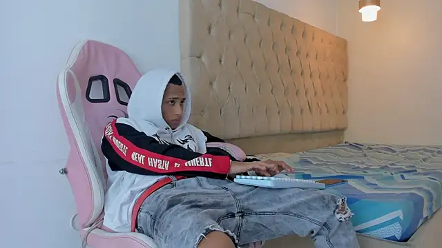 Supreme Badboy online show from June 9, 2:23 am