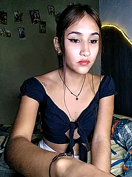 Snapshot of JMLittle23 chatting on May 14, 5:47 am JMLittle23 online show from May 14, 5:47 am
