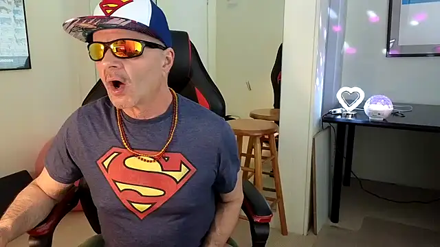 hotdadbod online show from December 29, 9:20 pm