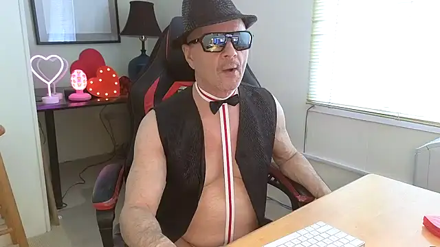 hotdadbod online show from February 14, 9:21 pm