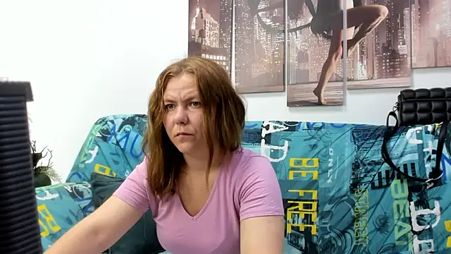 Snapshot of Dear_hollyy chatting on June 30, 1:06 am Dear hollyy online show from June 30, 1:06 am